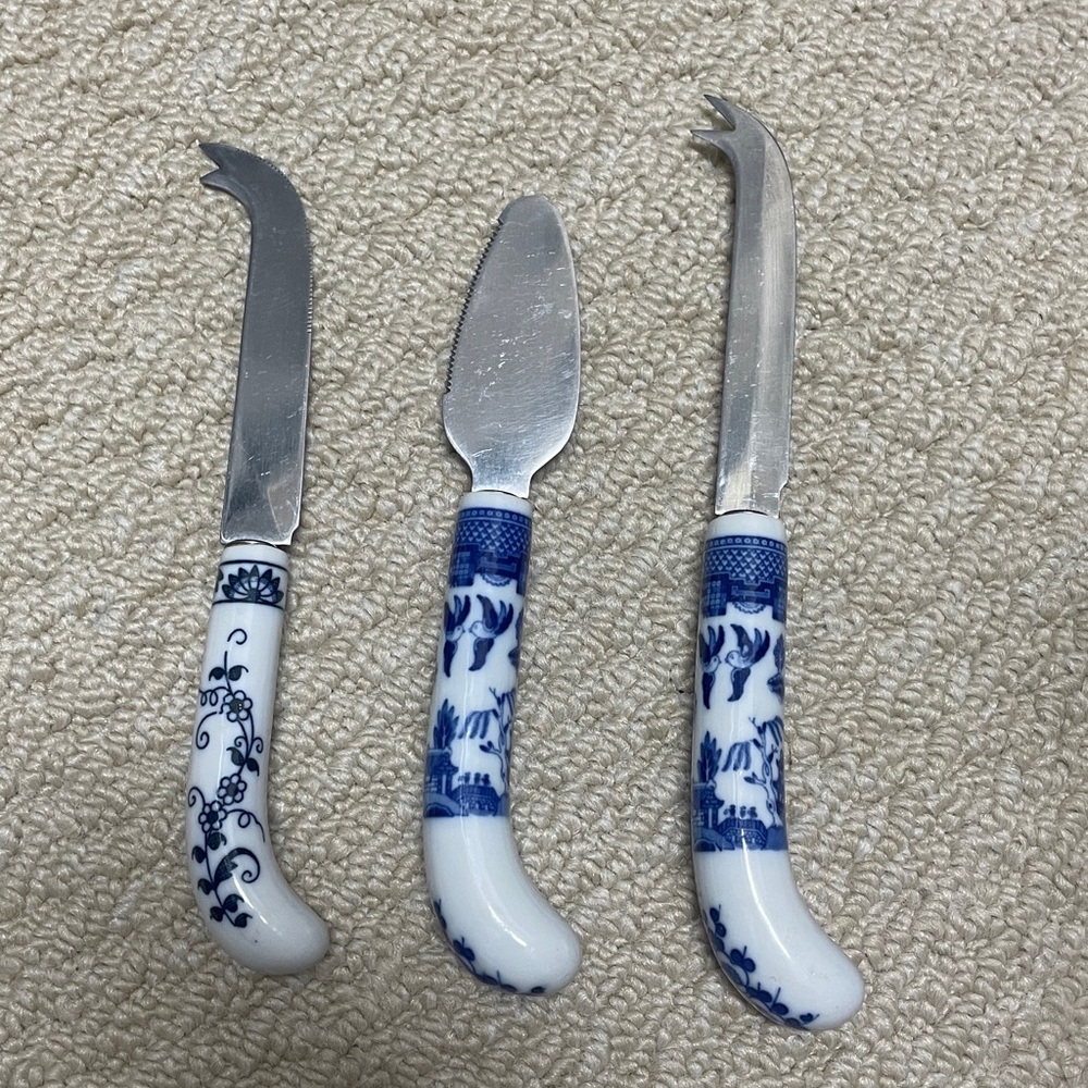 3 Lord & Taylor Vintage Sterling Silver Cheese Knives Blu White Ceramic